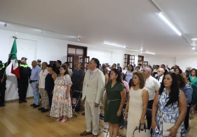 TONALÁ RECONOCE A MAESTROS POR 30, 40 Y 50 AÑOS DE SERVICIO