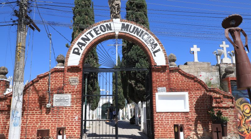 CULMINA EL MANTENIMIENTO EN CEMENTERIOS MUNICIPALES