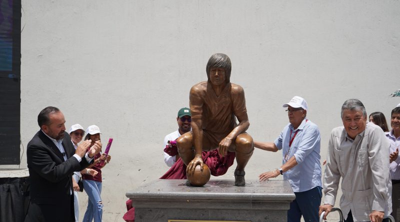 RINDEN HOMENAJE A JAIME PAJARITO GARCÍA